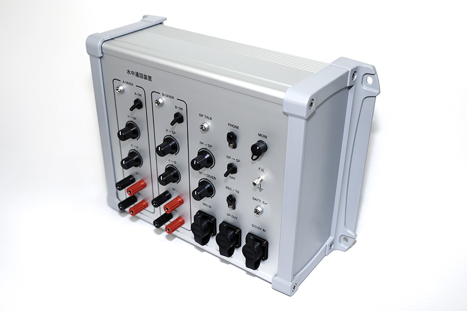 ASA-KR8本体の斜め側面図