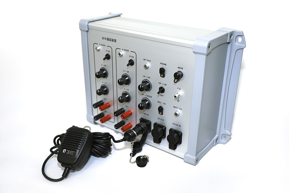 ASA-KR8本体とハンドマイク